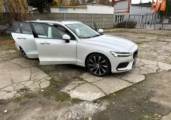 Volvo V60 cena 111900 przebieg: 113315, rok produkcji 2019 z Buk małe 154